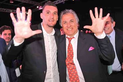 Fillol con Armani: las mejores manos de River de ayer con las mejores de hoy