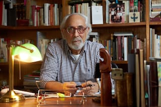 "Siempre al finalizar un libro destruyo los originales: asomarse a un manuscrito ajeno tiene algo de obsceno"