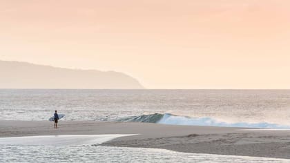 Fin de tarde en una de las mecas del surf de Hawaii, Oahu.
