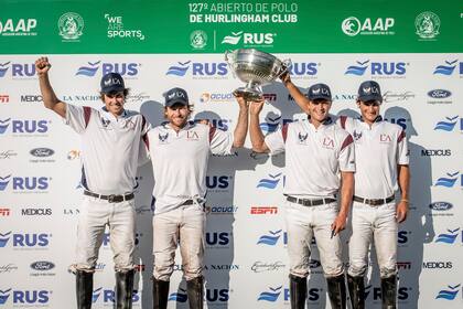 La Ensenada-La Aguada es el otro equipo que se tomó fotos con dos trofeos en la temporada: ganó la rueda de perdedores de Hurlingham y se anotó su nombre en la copa Drysdale, como lo había hecho con la Sarmiento en Tortugas.