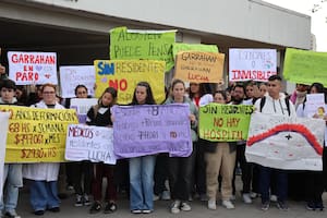 Finalizó la asamblea en el Hospital Garrahan y hablaron los residentes en la puerta del establecimiento