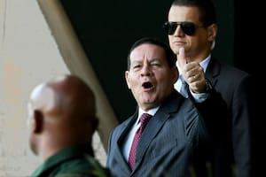 Finalmente, el general Hamilton Mourao será el representante del gobierno de Brasil en la ceremonia de mañana