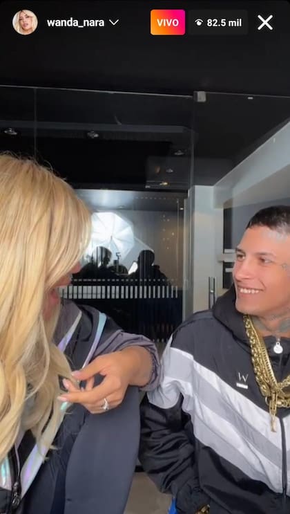 Finalmente, L-Gante sorprendió a Wanda Nara al ingresar al estudio