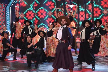 Finalmente, la ronda de folklore tuvo su apertura en el piso de ShowMatch y no desde exteriores