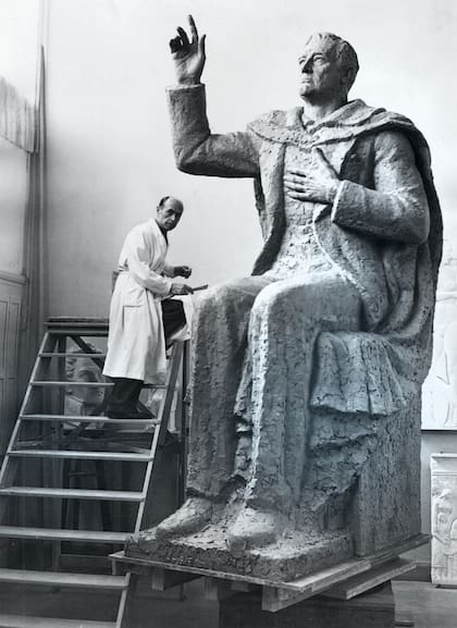 Fioravanti realiza el monumento a Roosevelt