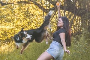 Fiorella Sampietro y su perro Balto son referentes del dog dancing en Argentina (Foto: Gentileza Fiorella Sampietro)