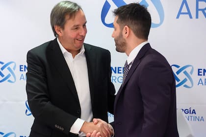Firma del contrato para la provisión de cañerías del Gasoducto Presidente Néstor Kirchner y sus obras complementarias.