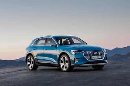 Firma eléctrica. El frontal mantiene la parrilla octogonal de Audi, pero con un diseño más compacto