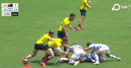 Firmeza de Los Pumas; con equilibrio para disputar las pelotas en el piso, fueron imbatibles cuando la ovalada quedaba dividida