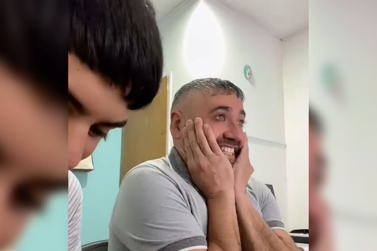 Firmó la adopción de su hijo y emocionó a todos (Captura video)