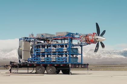 First End-to-End Demo of Liquid Hydrogen from a Module to Power Megawatt-Class Fuel Cell Powertrain
Universal Hydrogen Co.