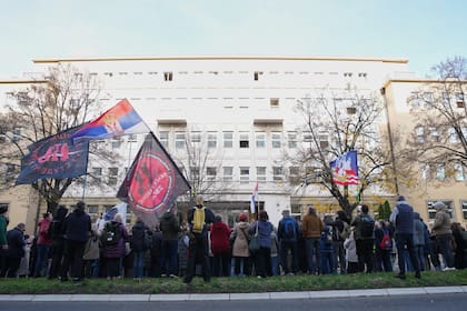 Fiscales de Serbia acusan a ministro y otros por proyecto vinculado a Kushner