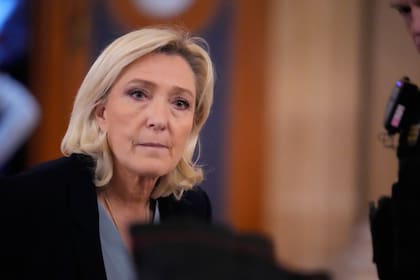 Fiscales franceses piden inhabilitar políticamente a Marine Le Pen por cinco años