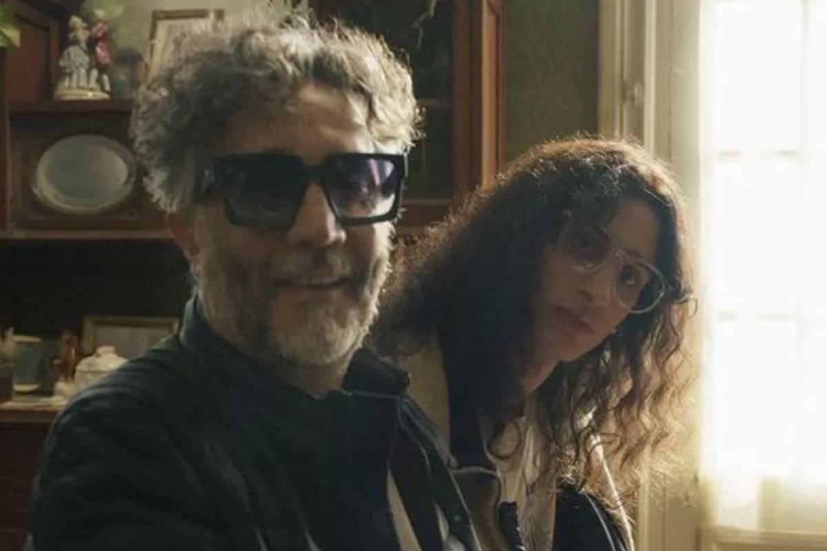 Fito Páez junto a Ivan Hochman, quien hace de él en la serie El amor despúes del amor