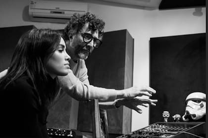 Fito Páez y Lali Espósito "craneando" en el estudio