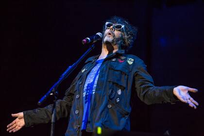 Fito tocó "El chico de la tapa", "11 y 6" y "La rueda mágica", entre otros