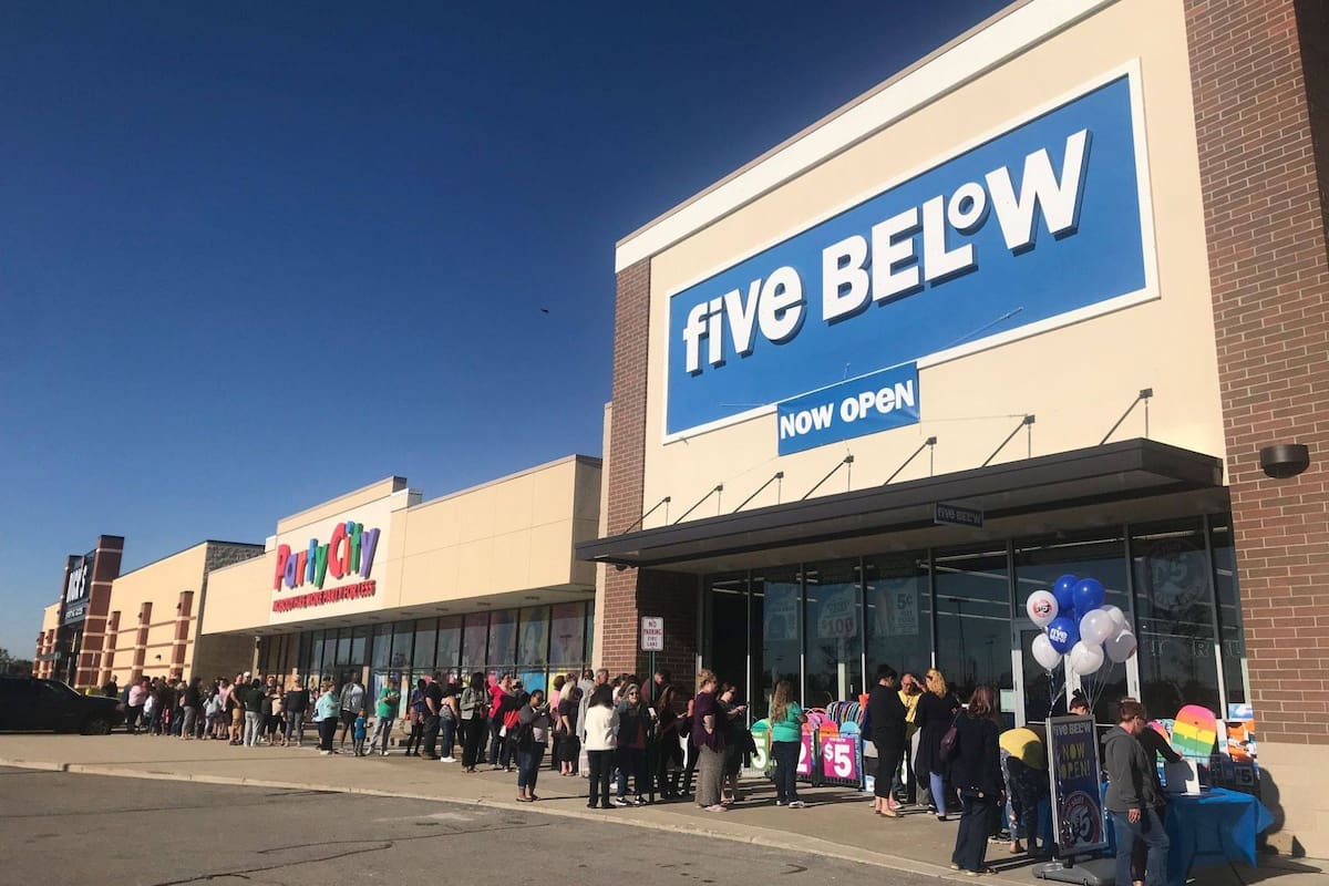 Five Below decide expandir su flota de tiendas al noroeste del Pacífico (Facebook/Five Below)