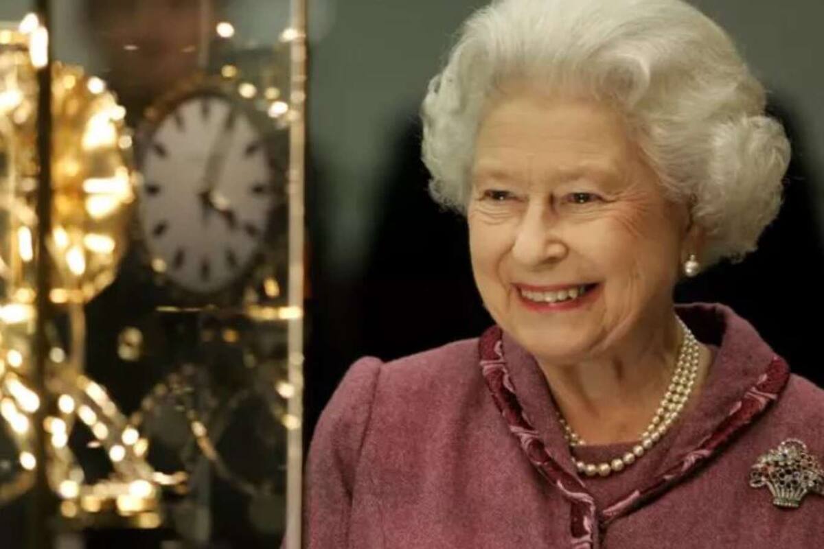 Fjodor van den Broek va una vez por mes al Castillo de Windsor para darle cuerda a los relojes, y el pasado fin de semana estuvo 16 horas para retrasar cada uno de los aparatos de dicha vivienda real