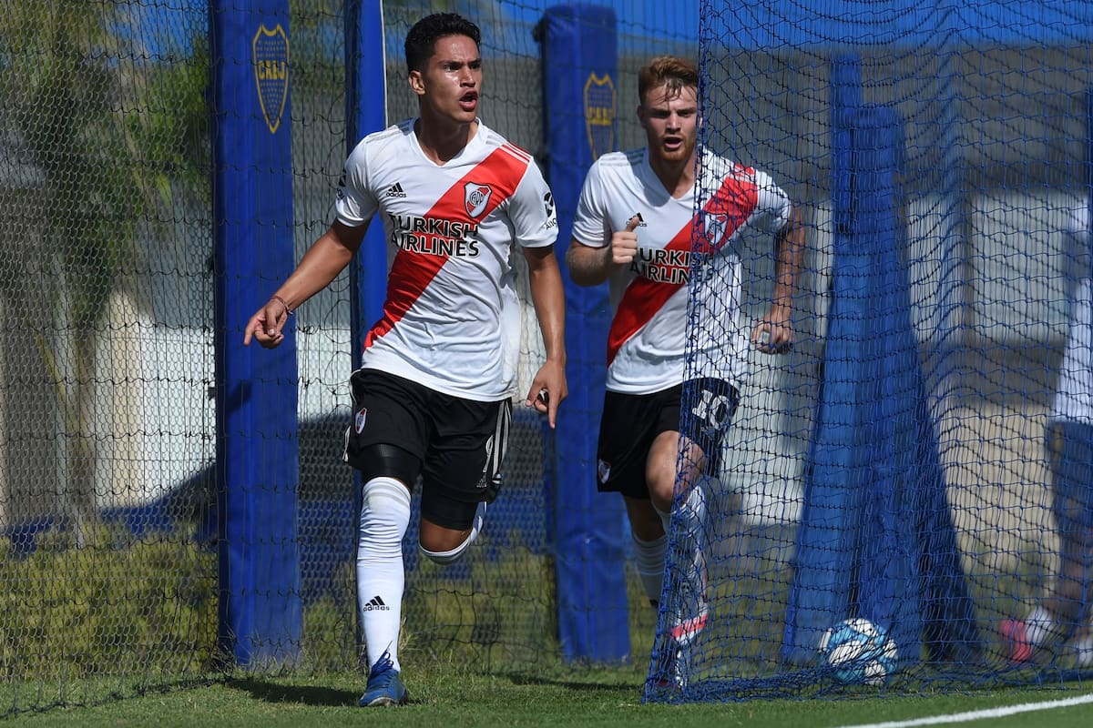Flabian Londoño marcó el gol de la victoria de River ante Boca en reserva.