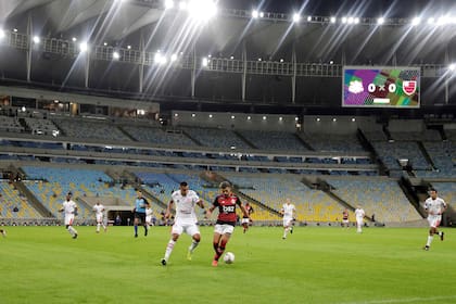 Flamengo 3 vs. Bangu 0, en un Maracanã vacío, fue el primer partido oficial de fútbol en casi tres meses en América del Sur.