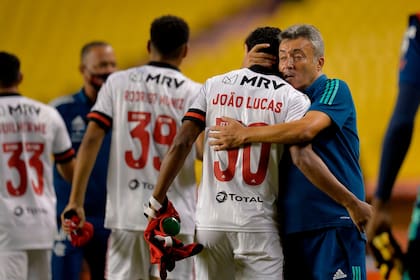 Domenec Torrent, el DT de Flamengo, se suma a los demás contagiados por coronavirs en el plantel de Flamengo