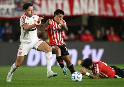 Flamengo y Estudiantes se enfrentaron tres veces en la Copa Libertadores 2026
