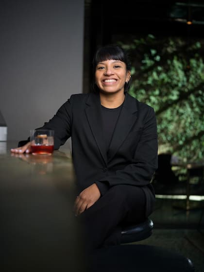 Flavia Arroyo, bartender de Casa Cavia, reconocida por la Guía Michelin