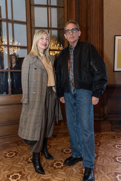 Flavia Fernández y el diseñador Adrián Brown