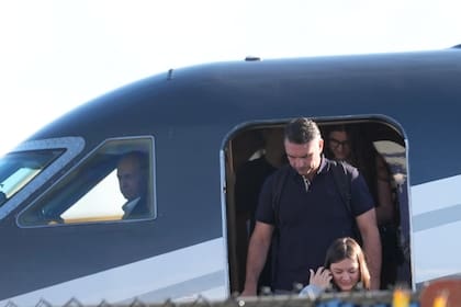 Flavio Bolsonaro al arribar hoy a Miami