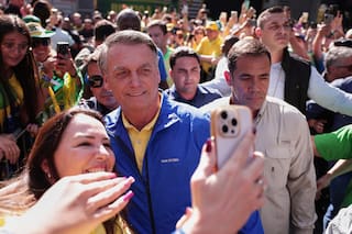Flávio Bolsonaro oficializa su candidatura presidencial en Brasil