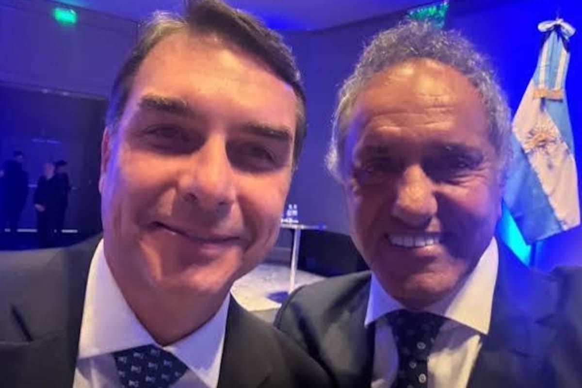 Flavio Bolsonaro y Daniel Scioli