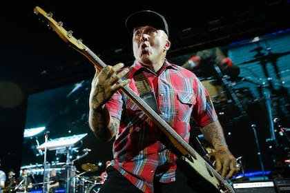 Flavio con los Cadillacs en el Luna Park, en septiembre de 2016
