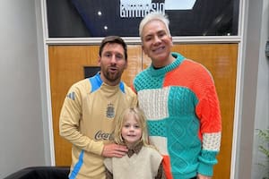 Flavio Mendoza le cumplió el sueño a su hijo Dionisio, quien conoció a Lionel Messi y se emocionó hasta las lágrimas