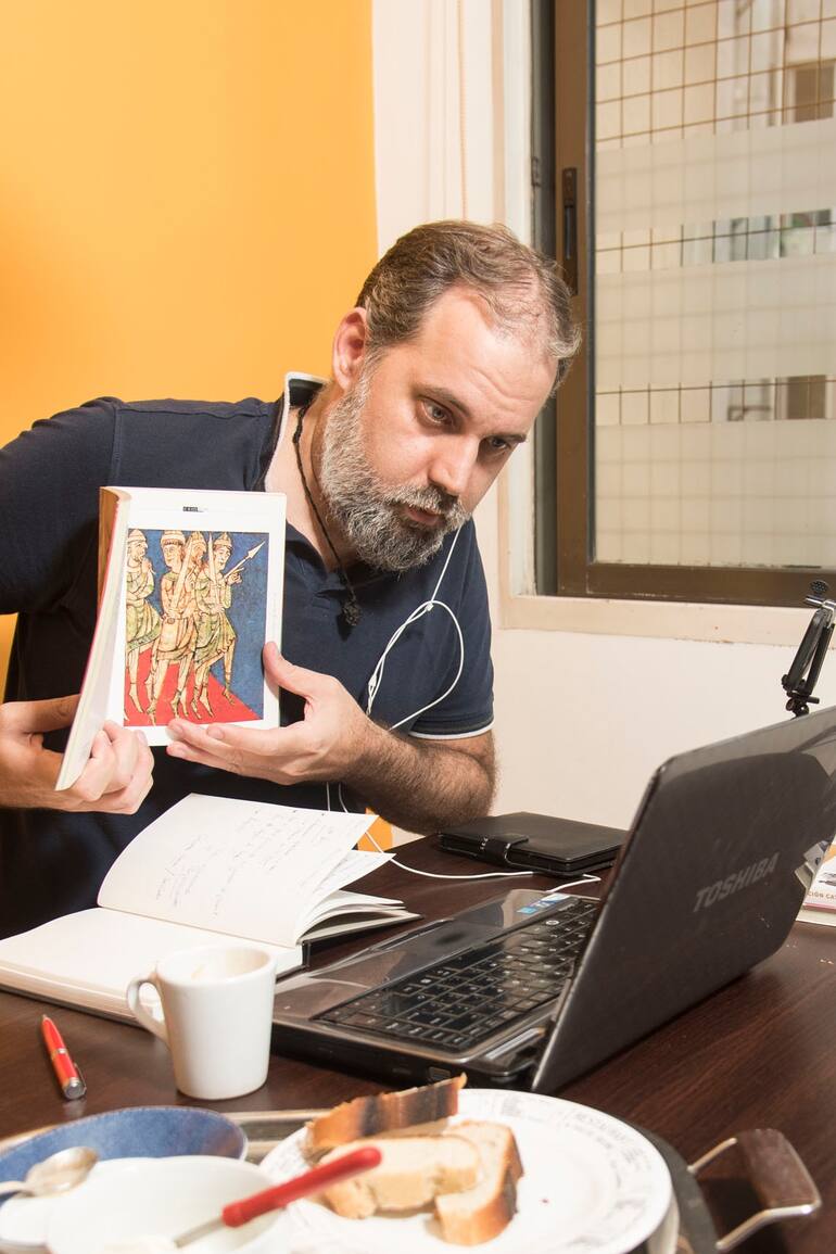 Flavio Sturla, profesor de nivel medio, utiliza Google Classroom para intercambiar material con sus alumnos