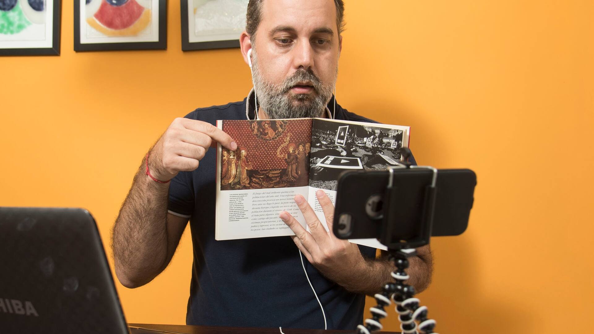 Flavio Sturla, profesor de nivel medio, utiliza Google Classroom para intercambiar material con sus alumnos
