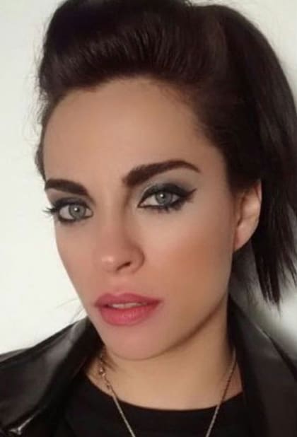 Flor Benítez, la mala de Violetta que triunfa en el off