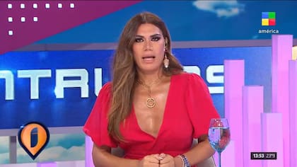 Flor de la V, conductora de Intrusos