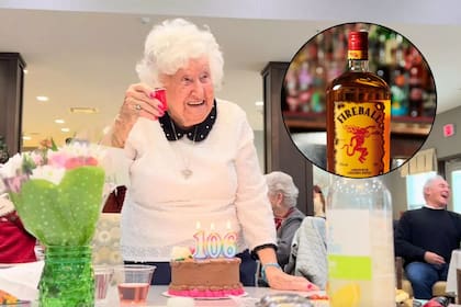 Florence Hackman tomó un trago de whisky Fireball al igual que en su cumpleaños anterior (Instagram/Fireball)