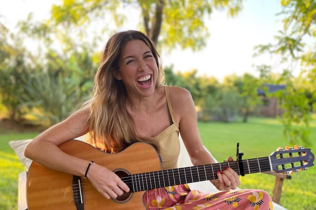 Florencia Bertotti comenzó una nueva faceta digital y confesó secretos desconocidos sobre la emblemática serie juvenil Floricienta. Imagen: @florbertottiok