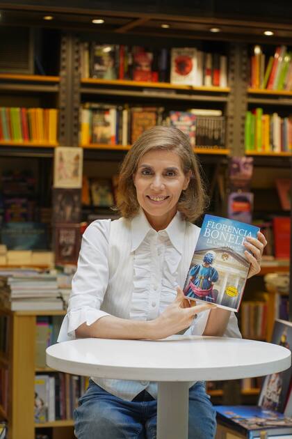 Florencia Bonelli presenta su nuevo libro este sábado en la Feria