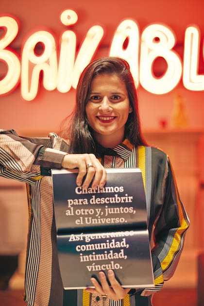 Florencia González y un libro editado desde Abre Cultura