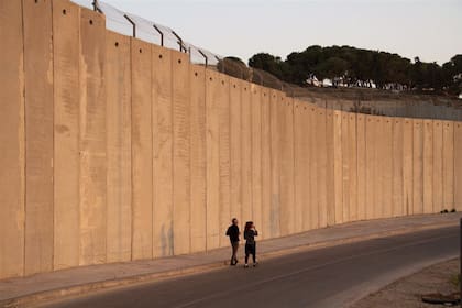 Florencia Levy en Abu Dis: el muro linda con Jerusalén