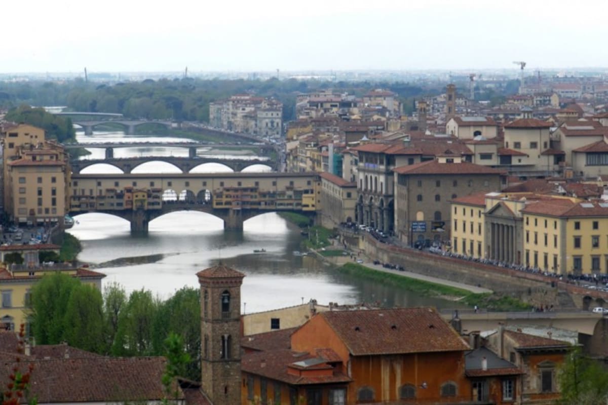 Florencia. No solo de esculturas renacentistas y paseos entrañables vive una de las más bellas ciudades de Italia: allí también abundan los relatos
de hoteles habitados por escurridizos fantasmas