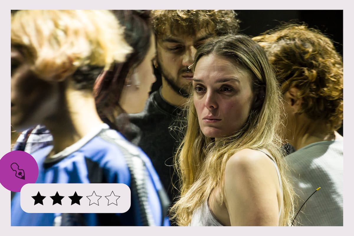 Florencia Otero en una escena de Personas, lugares, cosas, de Duncan MacMillan