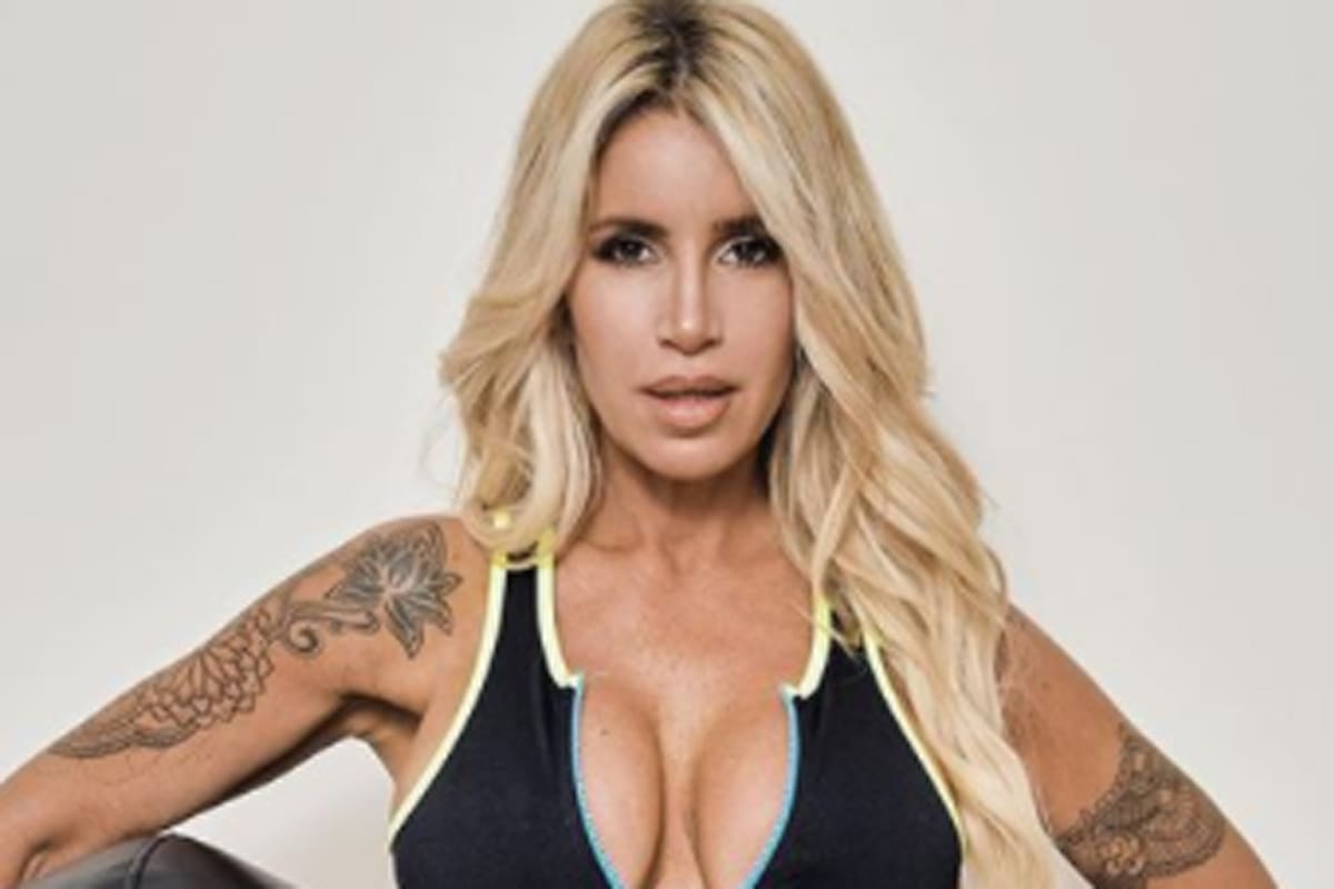 Florencia Peña apeló al humor y bromeó sobre la salida de Lionel Messi del Barcelona con una foto hot