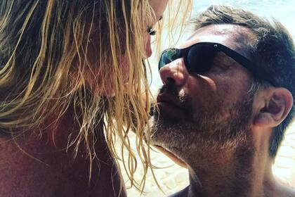Florencia Peña junto a Ramiro Ponce de León disfrutan de las playas mexicanas ante los rumores de crisis de en la pareja.