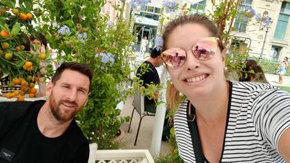 Florencia se encontró a Messi durante su viaje por Europa; el primero en quien pensó tras pedirle la foto fue en Rodrigo: "Ojalá me estés viendo"