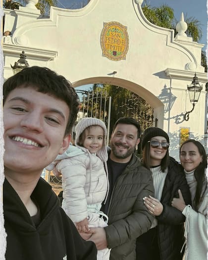 Florencia Sugo incluyó una foto familiar como una muestra de apoyo en su lucha contra el cáncer