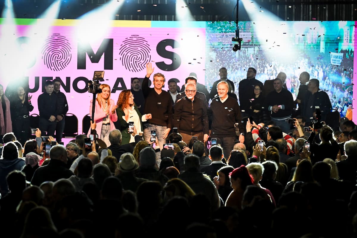 Florencio Randazzo, Juan Schiaretti y Julio Zamora en el cierre de campaña de Somos Buenos Aires