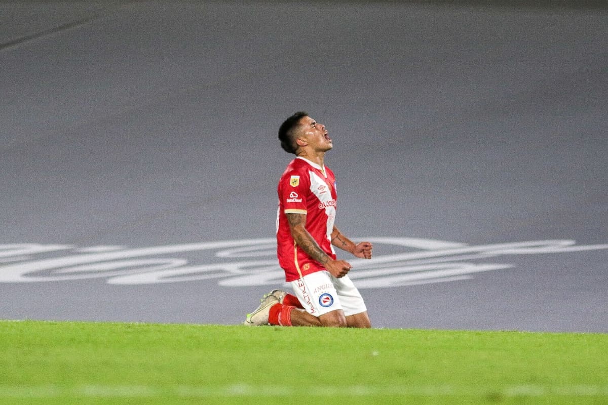 Florentín, 10 y figura: golazo para que Argentinos gane en el Monumental después de 11 años